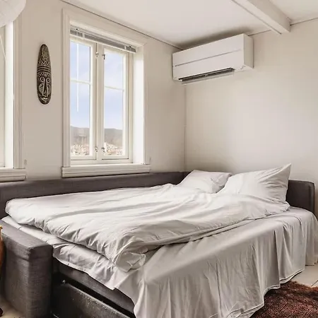 Fairytale Surroundings I 450m To The Train Station