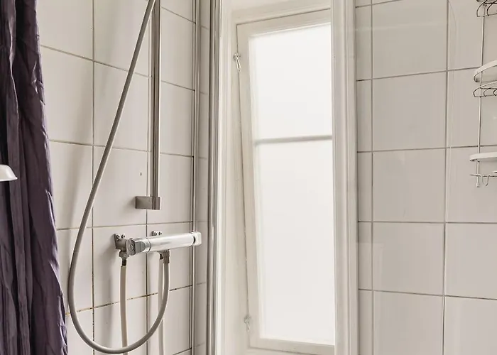 Fairytale Surroundings I 450m To The Train Station *