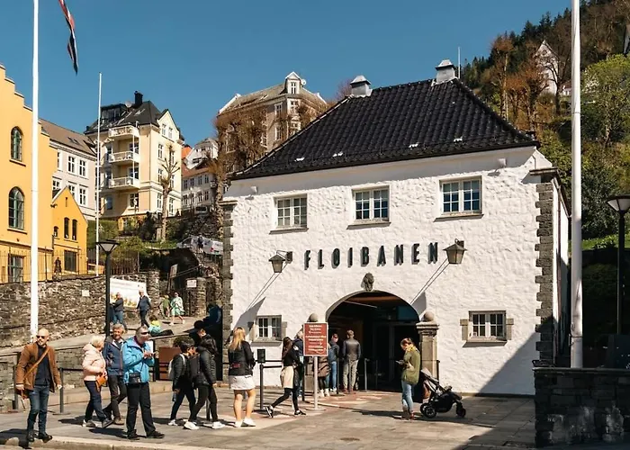 Fairytale Surroundings I 450m To The Train Station