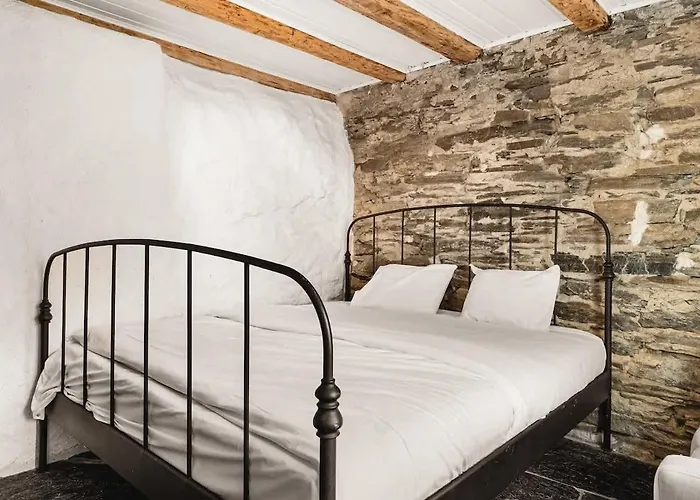 Fairytale Surroundings I 450m To The Train Station *